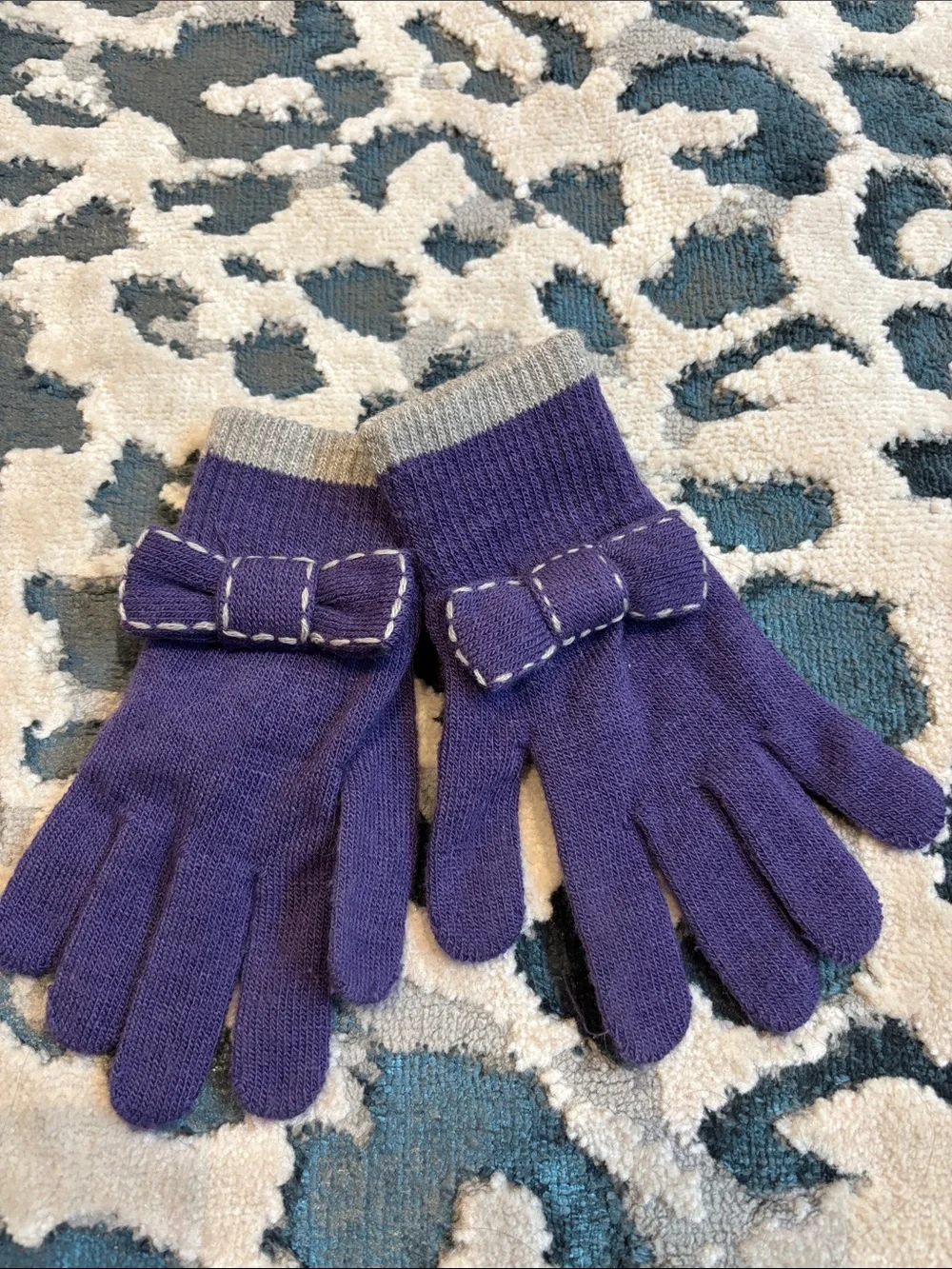 Purple Bow Knit Gloves - Cozy Winter Accessory